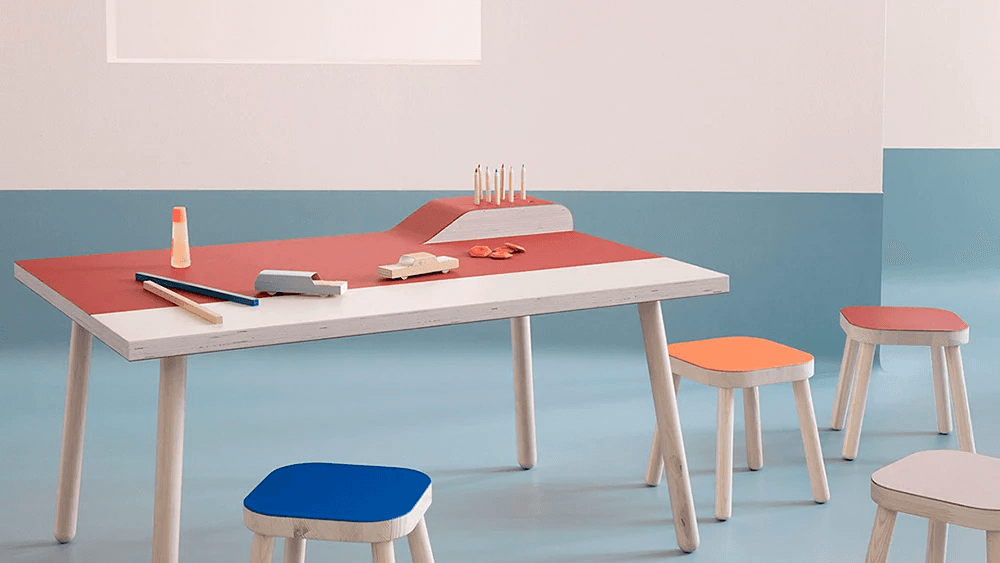 Furniture Linoleum Table and Stools